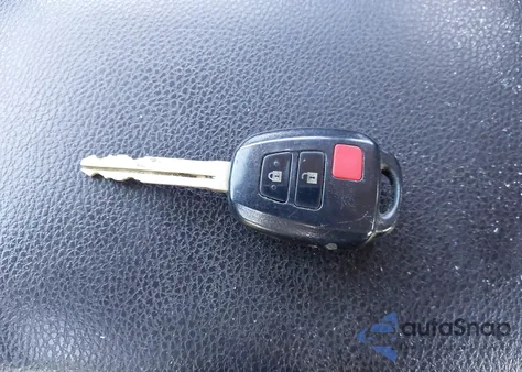 2015 Toyota Rav4 Xle из США, поврежденный, VIN 2T3RFREV5FW244441